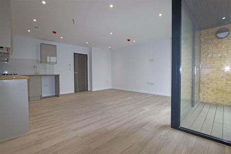 London Road, Westcliff-On-Sea - Photo 2