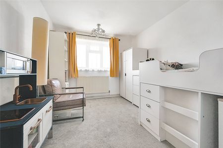 Tottenhall Road, N13, London - Photo 3