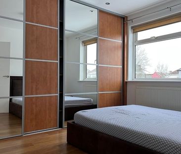 3 Bed Terraced House, Southbourne Gardens, IG1 - Photo 3