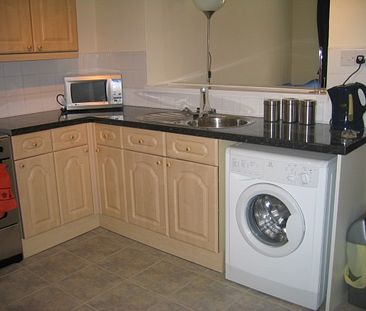 5 bed house close to New College - good bus links to central Durham - Photo 4