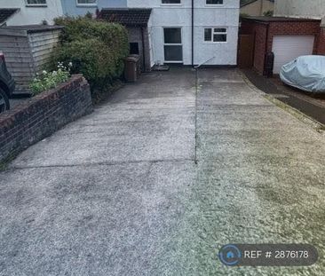 4 bedroom end of terrace house to rent - Photo 5