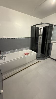 Location Maison 4 pièces 85m² WINGLES 62410 - Photo 1