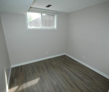 Beautiful Renovated 2-Bed Basement Suite in Northeast Edmonton - Photo 5