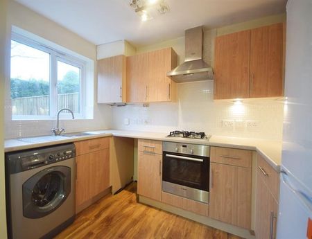 3 Bedroom Semi Detached To Let - Photo 3