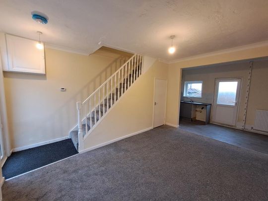 2 bedroom terraced house to rent - Photo 1