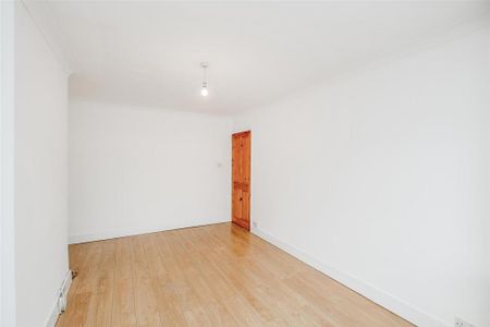 2 bedroom maisonette to rent - Photo 5