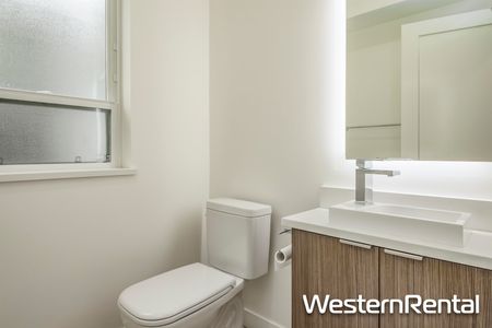 19789 55 Avenue, Langley, BC V3A0K5 - Photo 5