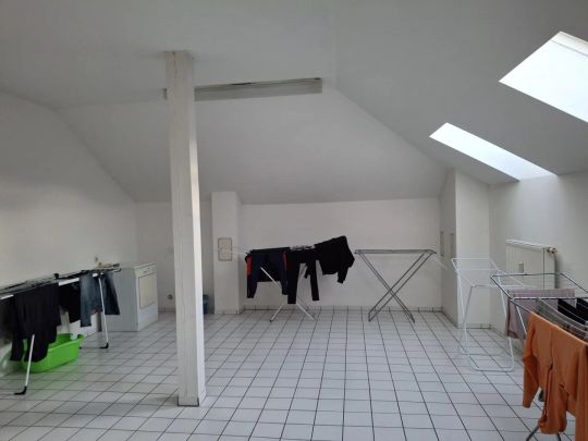 Gemütliche Single-Wohnung mit möblierter Küche im Zentrum von Lohnsburg - Photo 1