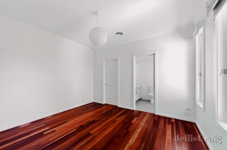 3 Bed, 2 Bath - Photo 4