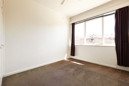 11/162 Chapel Street, St Kilda VIC 3182 - Apartment For Rent | Domain - Photo 2