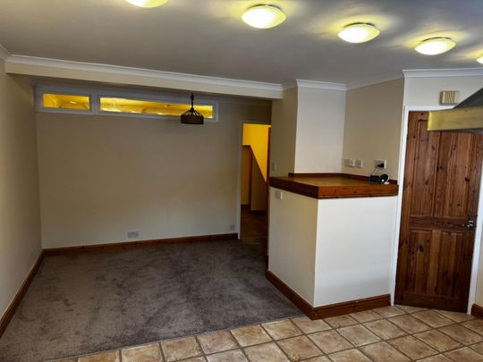 2 bedroom House To Let Total Size: 593 SQ FT - Photo 1
