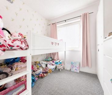 18 Cedar Park, Carrickfergus, BT38 8DU - Photo 3