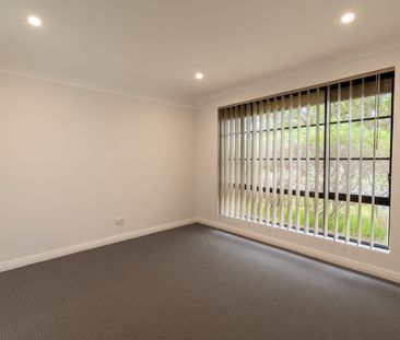 Large family home! - Photo 2