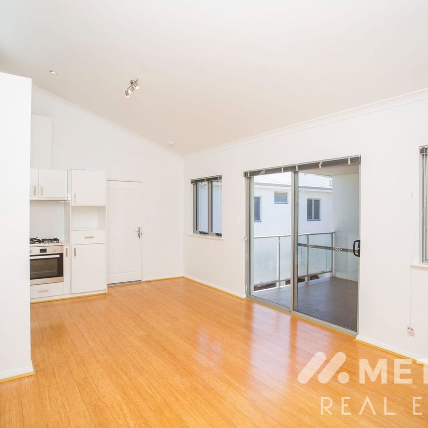 Modern 2x2 Apartment in Small Complex - Photo 1