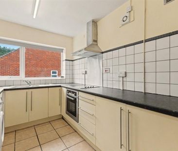 2 BED Maisonette To rent - Photo 4