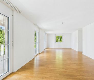 Appartement lumineux de 4.5 pièces au 1er étage - Photo 2