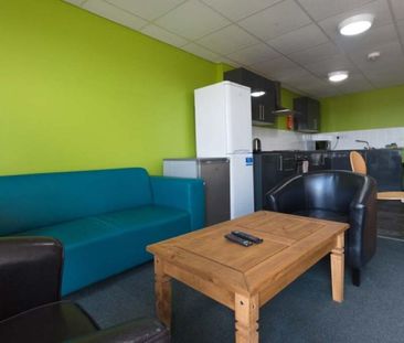 1 bedroom in a flat share to rent - Photo 6