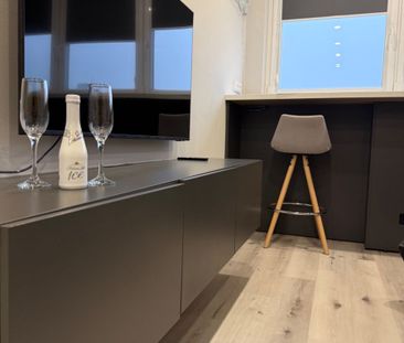 Pronájem bytu 1+kk • 24 m² bez realitkyDěčínská, Praha - Střížkov - Photo 1