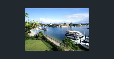 1 bedroom 1 bathroom unfurnished unit on the 7th floor with spectacular views of Main Beach and the Broadwater - Photo 3