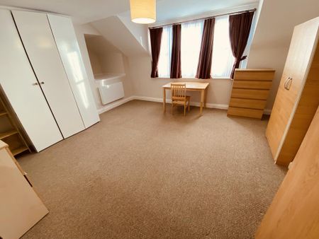 Studio to rent - Photo 2