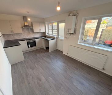 3 bedroom semi-detached house to rent - Photo 6