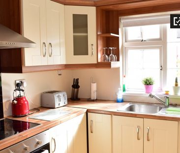 Twin bedroom in shared apartment in Clondalkin, Dublin - Photo 3