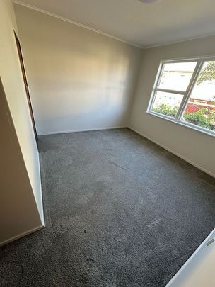 3 Bedroom unit in Papatoetoe - Photo 1