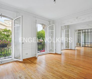 Location Appartement 6 pièces 204m² PARIS 16 75116 - Photo 2