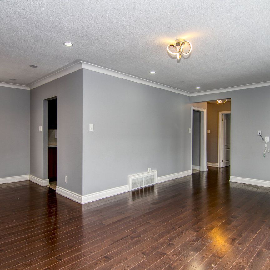 For Lease - 441 Brimorton Drive Unit# Main, Toronto, Ontario - Photo 1
