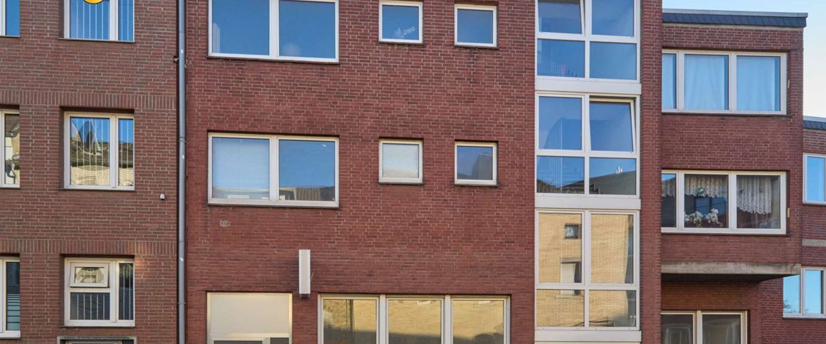 Helle 2-Zimmer-Wohnung mit Balkon, Küche und Keller – ideal für Singles, Paare oder kleine Familien - Foto 1