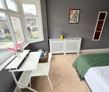 Room in a Shared House, Grasmere Avenue, HA9 - Photo 2