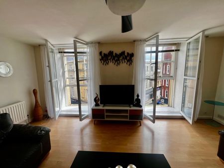 2 bedroom Flat To Let Total Size: 743 SQ FT - Photo 3