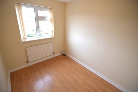 To Let 2 Bed Apartment - Photo 4