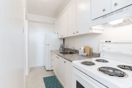 For Lease - 485 Eglinton Avenue Unit# 1003, Toronto, Ontario - Photo 5