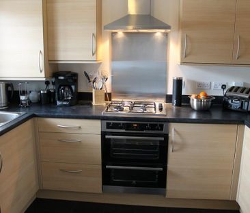 3 bedroom semi-detached house to rent - Photo 5