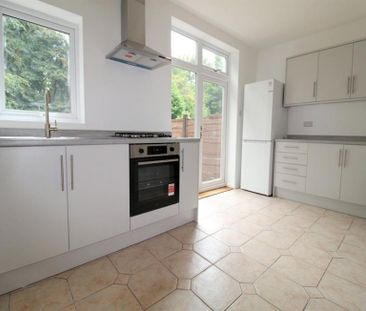 3 Bedroom End Terrace To Let - Photo 6
