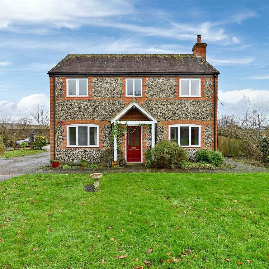 Beautiful brick and flint cottage - Photo 1