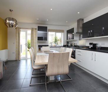 5 bedroom end of terrace house to rent - Photo 2