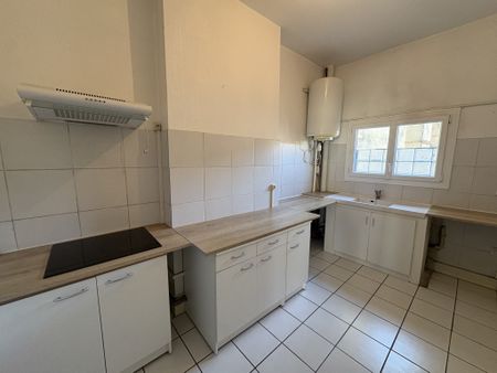 Location Appartement 3 pièces 83m² AGEN 47000 - Photo 4