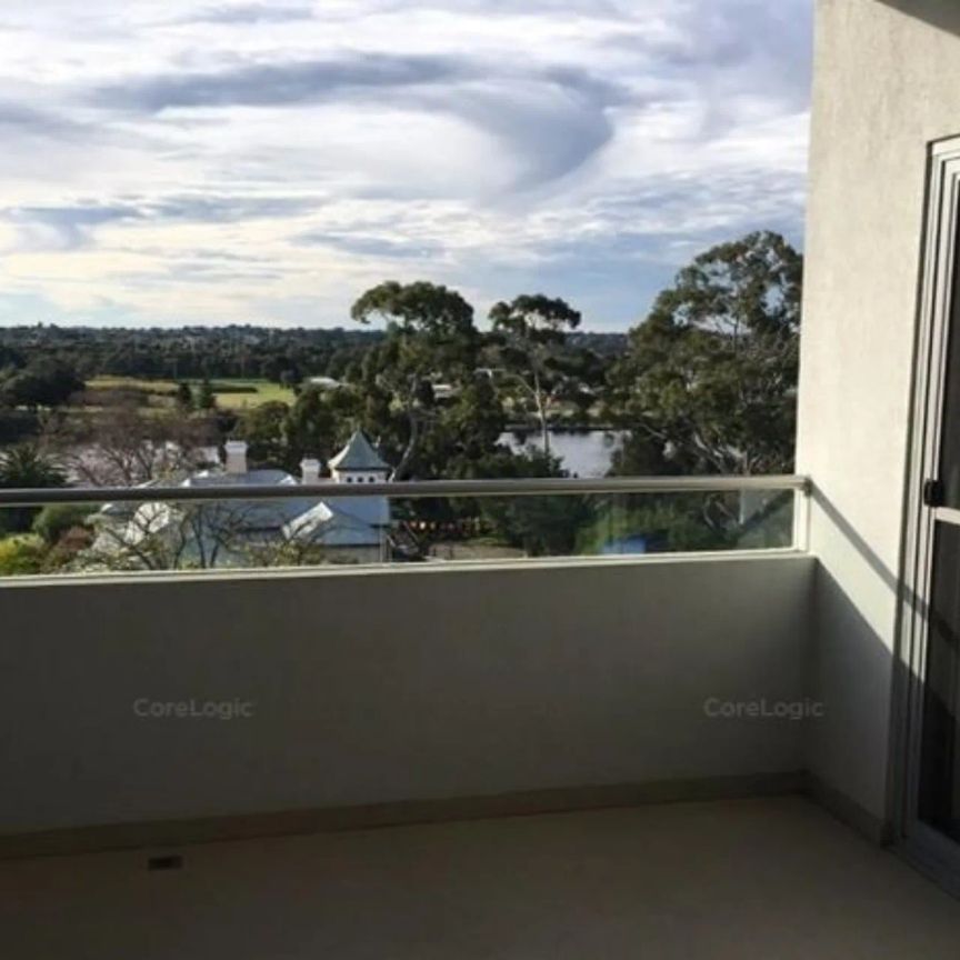 Prime location - Photo 1