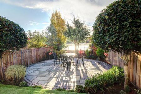 3 bedroom terraced house to rent - Photo 3