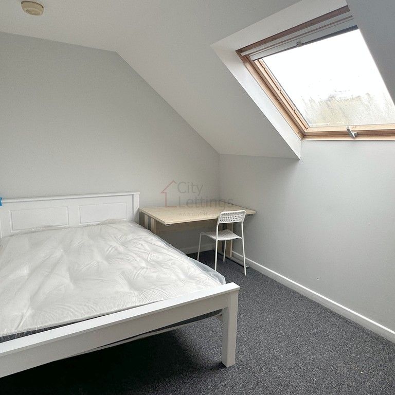 3 Bedroom Apartment - Photo 1