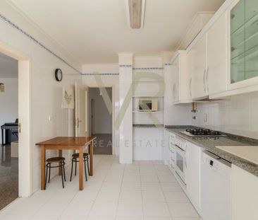 3 bedroom luxury Apartment for rent in Oeiras, Lisbon - Photo 3