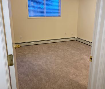 Condo in Glastonbury Neighbourhood - Photo 1