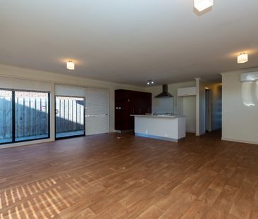 Spacious 3-Bedroom Home in Central Kingston - Available for Rent - Photo 1