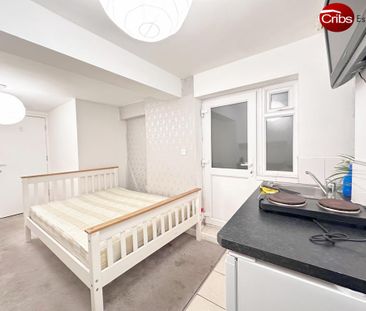 Studio to rent - Photo 5