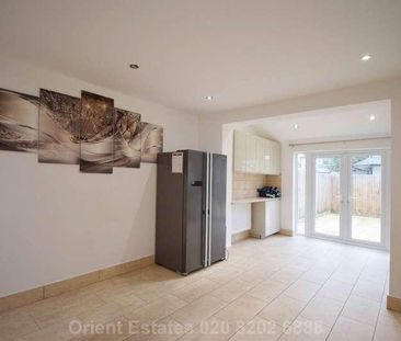 Deans Lane, Edgware, HA8 - Photo 1