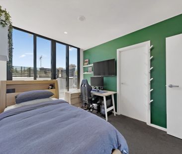 Spacious, secure and superbly located apartment living - Photo 5