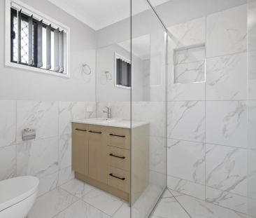 Family Home with Ducted Air-conditioning & Solar Electricity - Photo 6