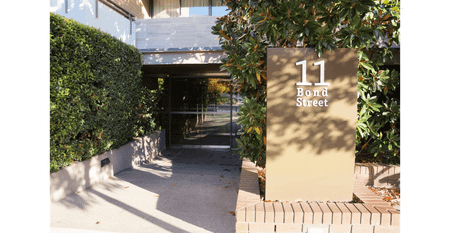 Modern Luxury Living in the Heart of Caulfield - Photo 2